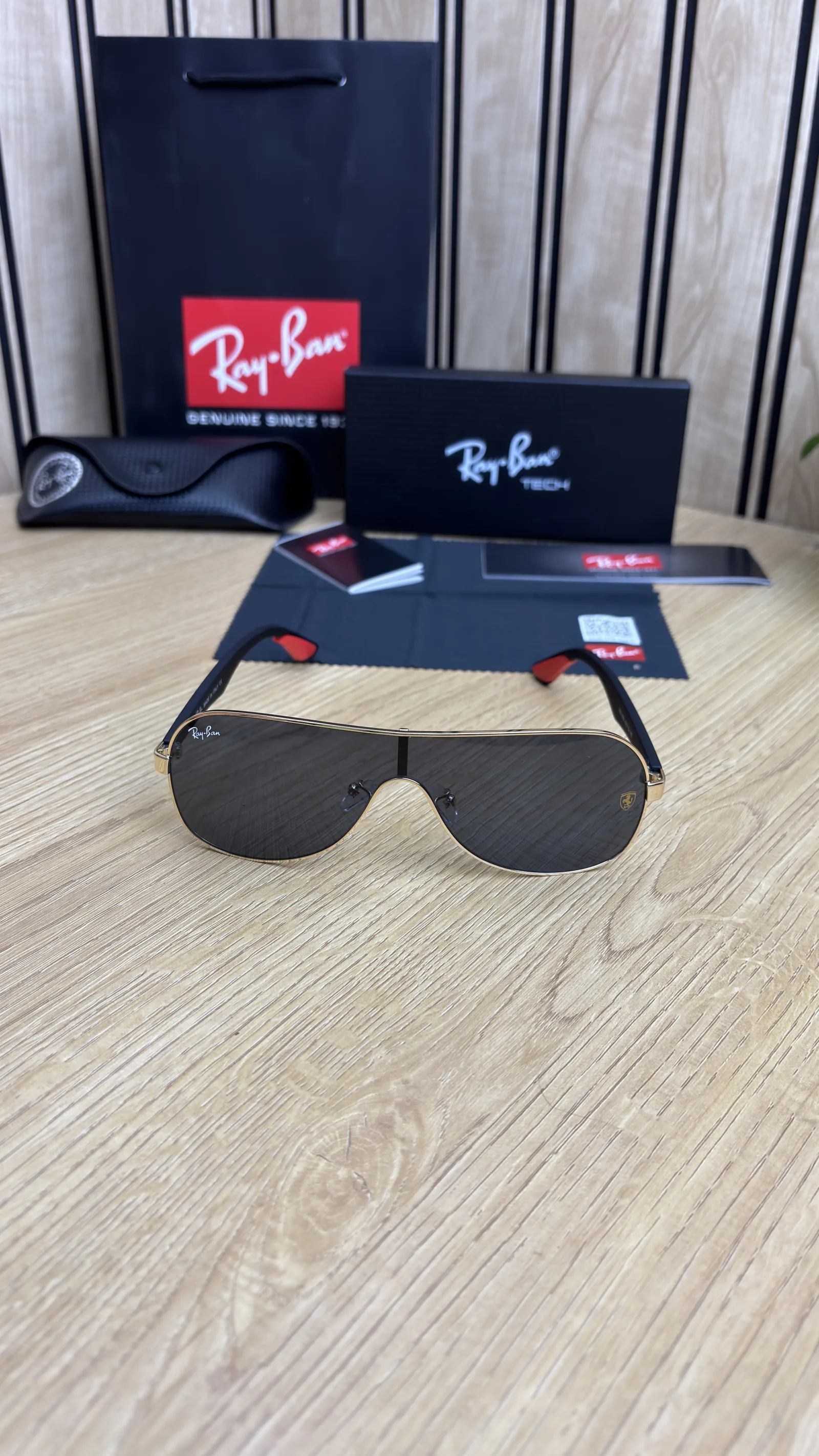 SUNGLASSES 0147