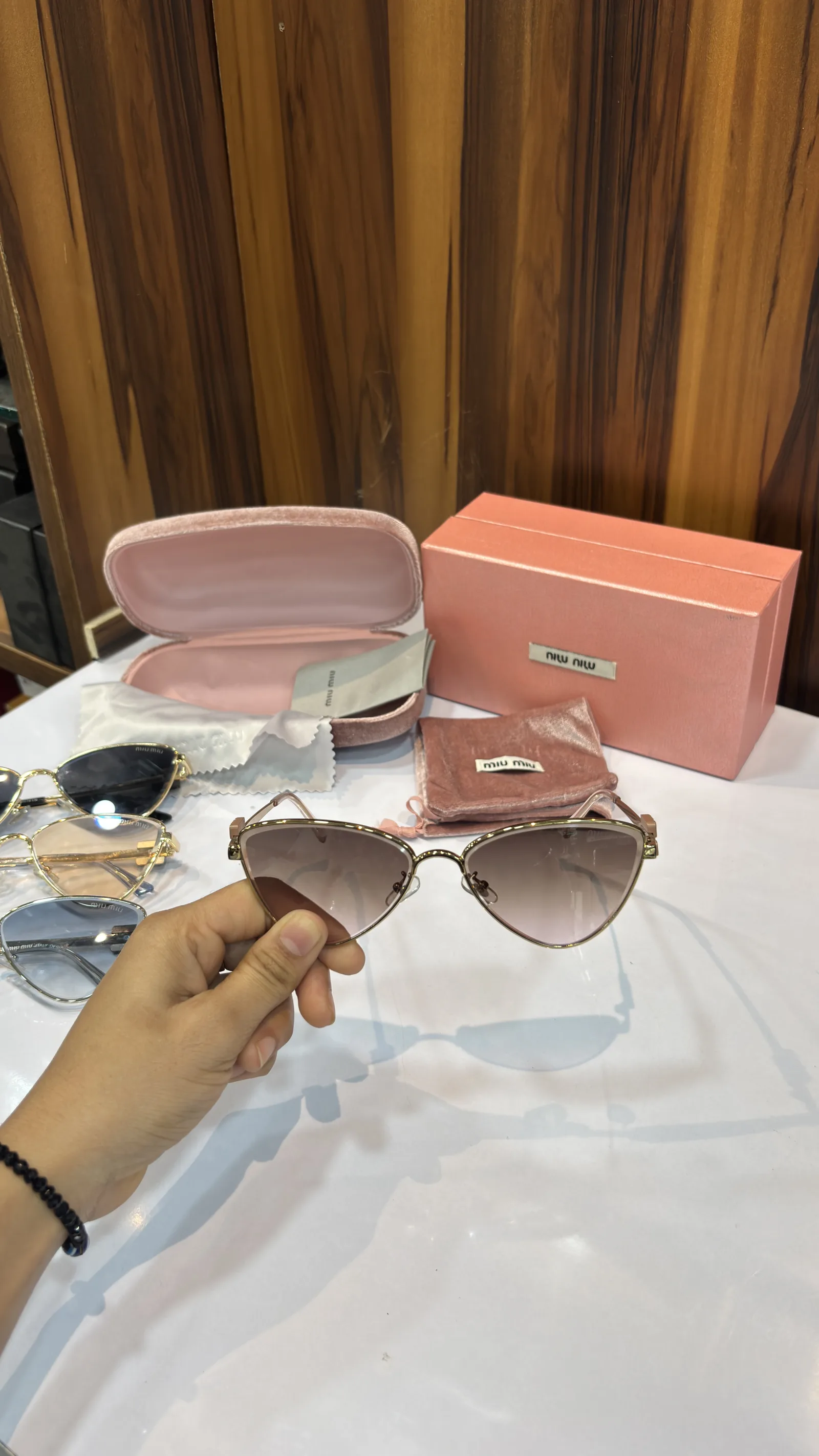 MIU MIU SUNGLASSES 