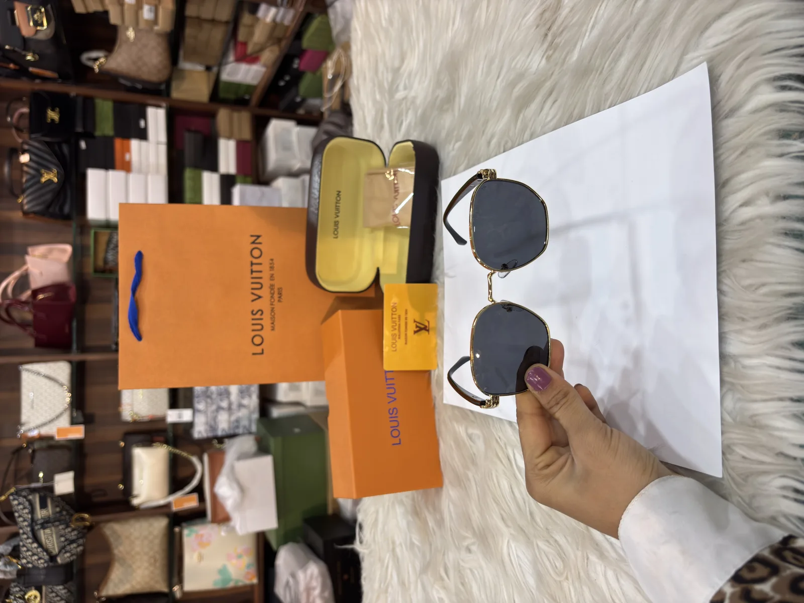 LV SUNGLASSES 186