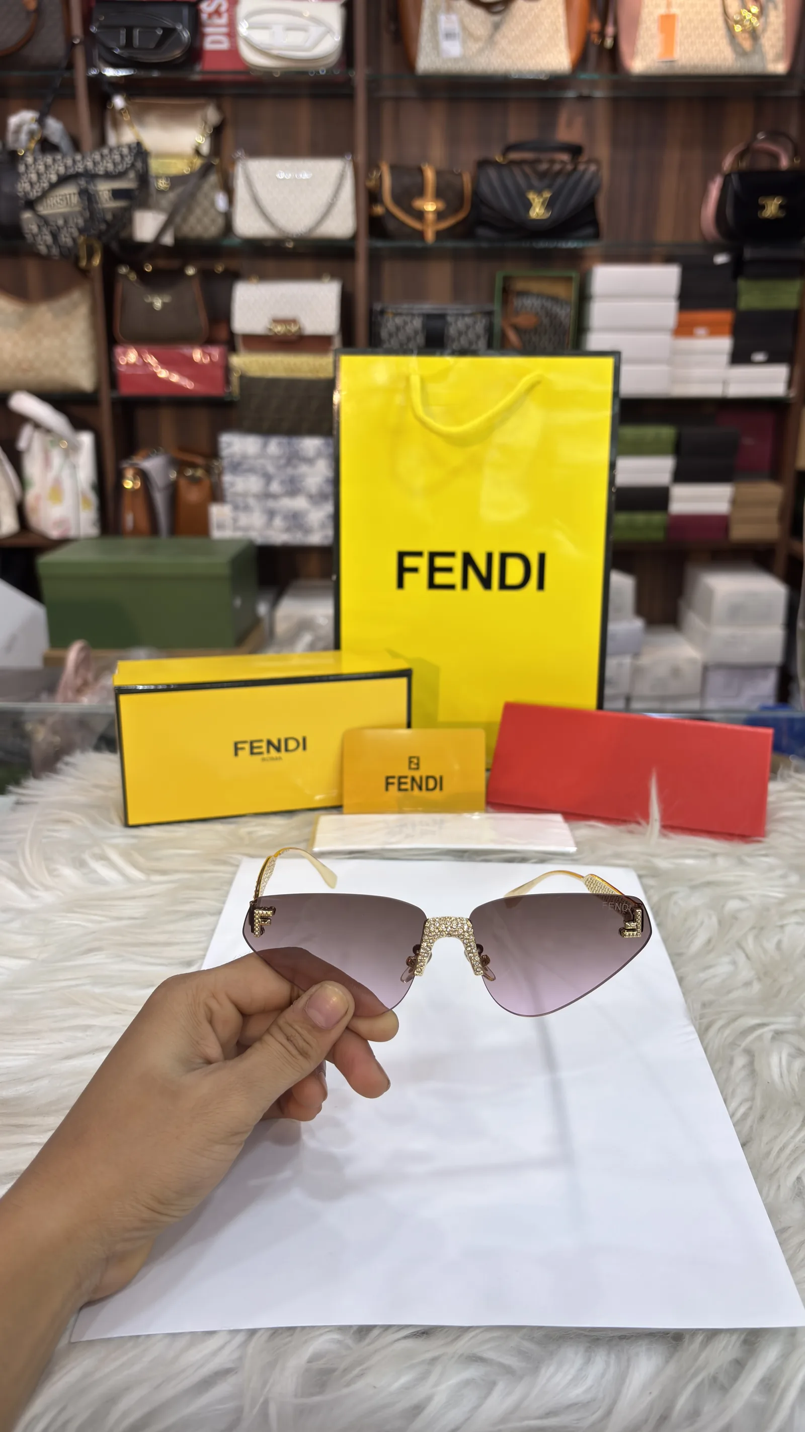 FENDI SUNGLASSES  0200