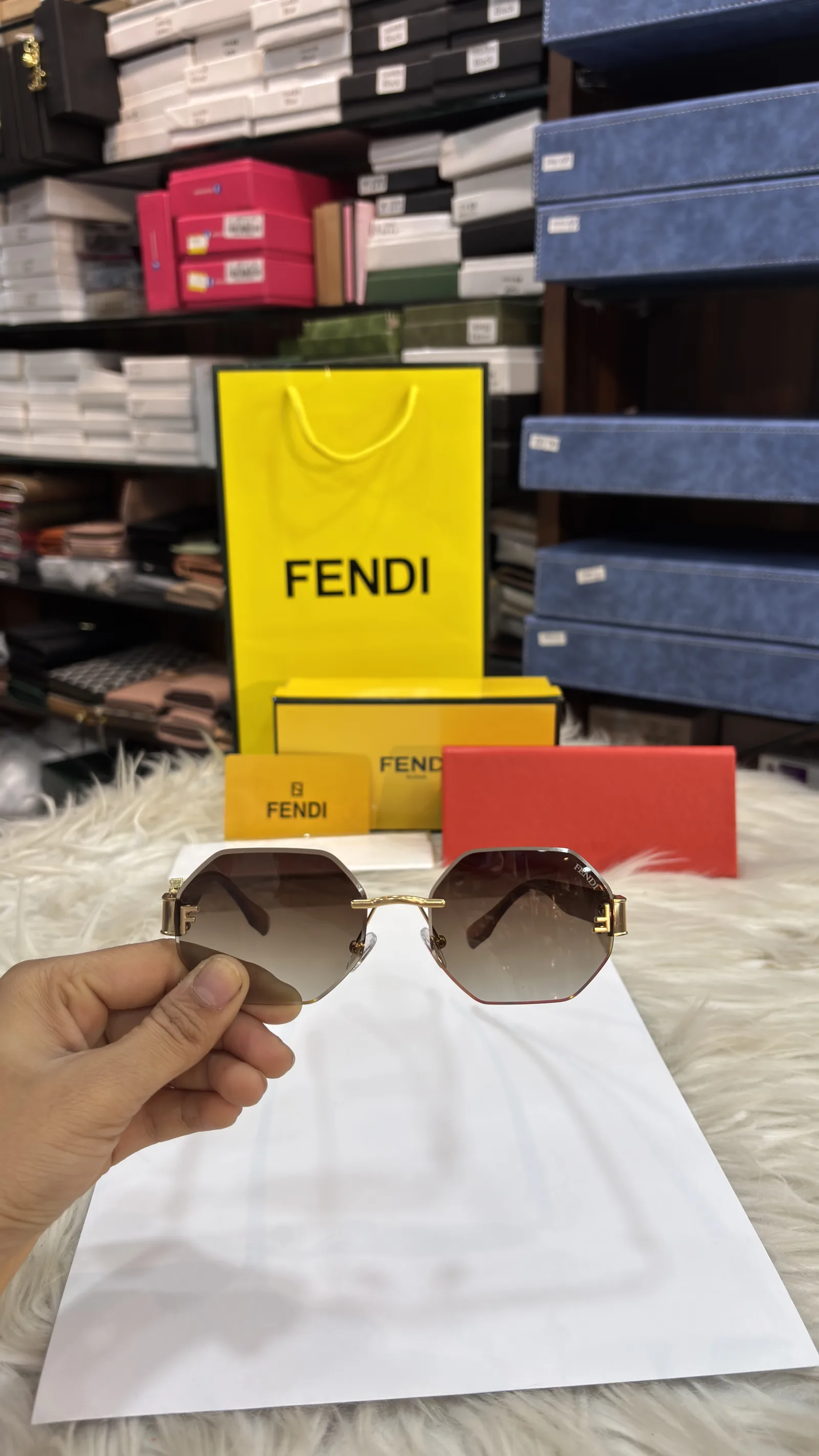 FENDI SUNGLASSES  0204