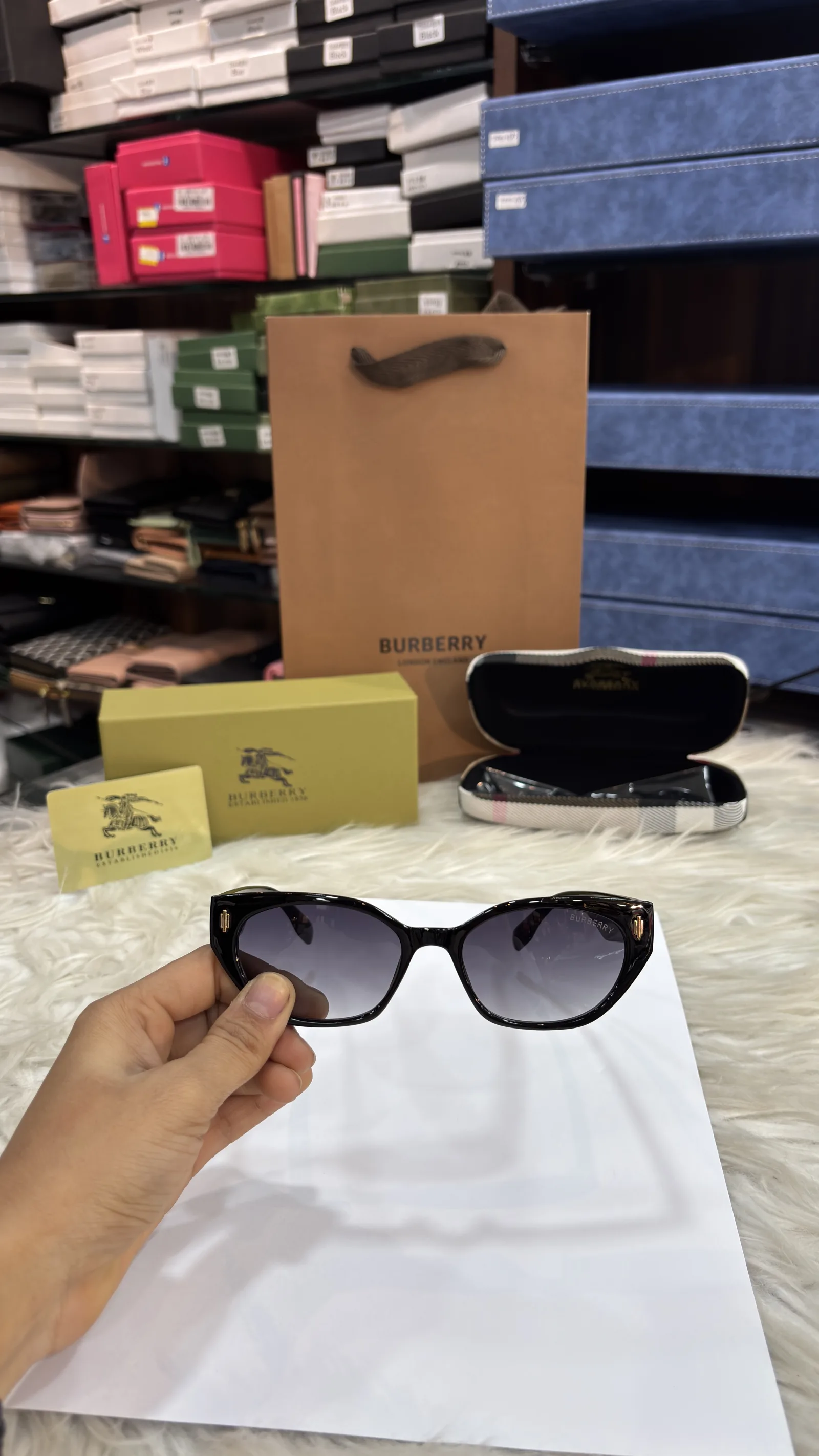 BURBERRY SUNGLASSES  0206
