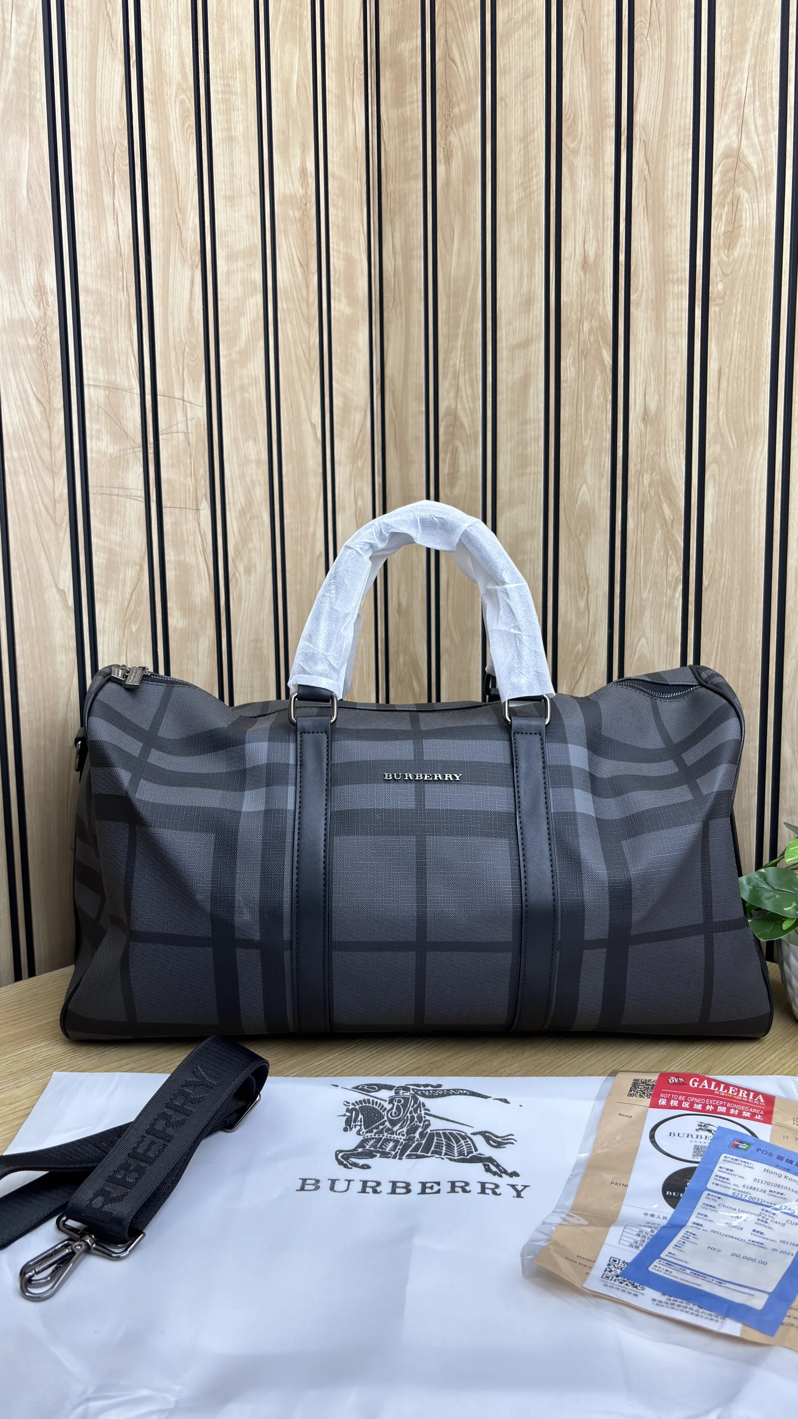 BURBERRY PREMIUM DUFFLE BAG