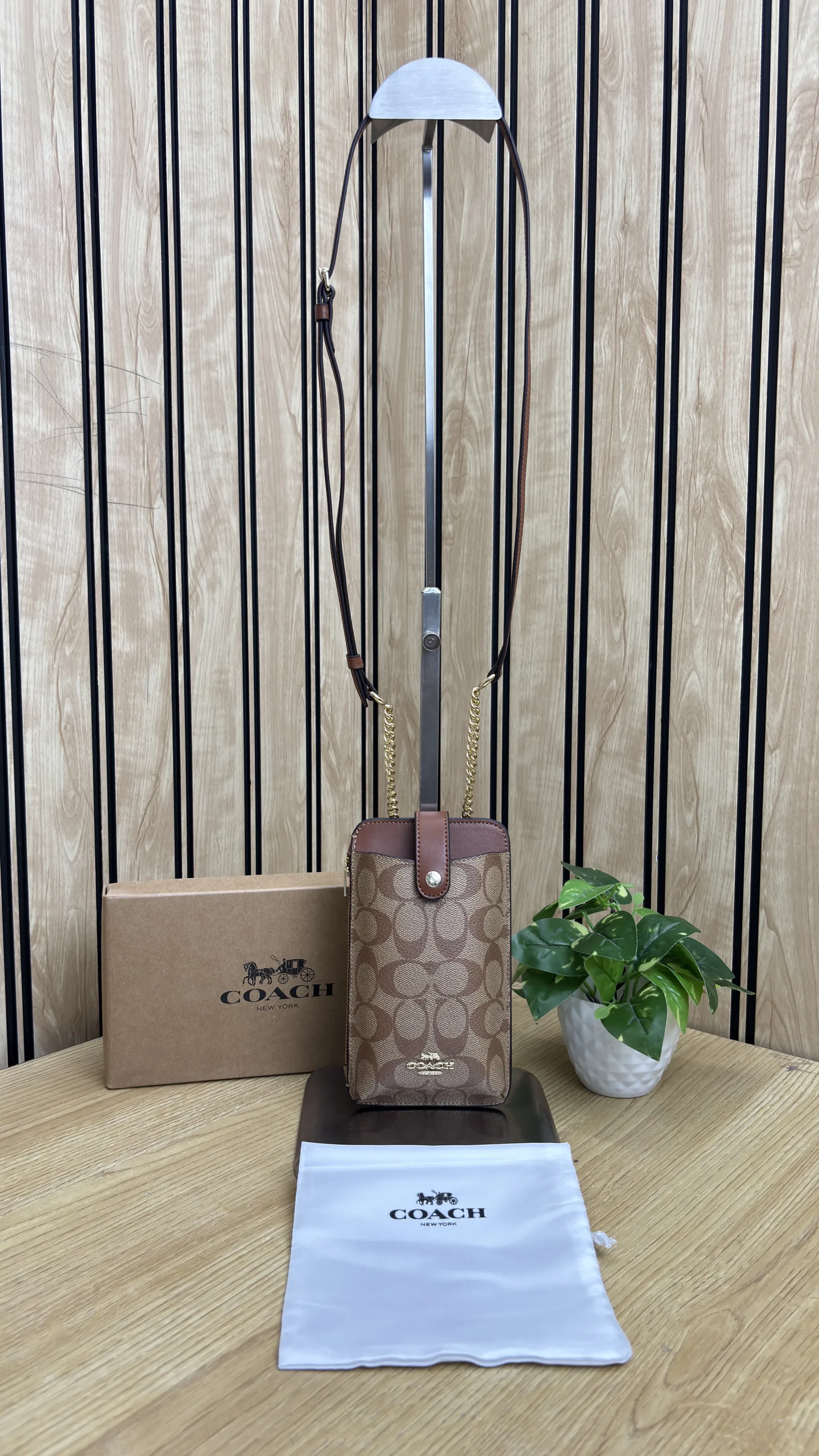 COACH PHONE CROSS BODY IN SIGNATURE CANVAS