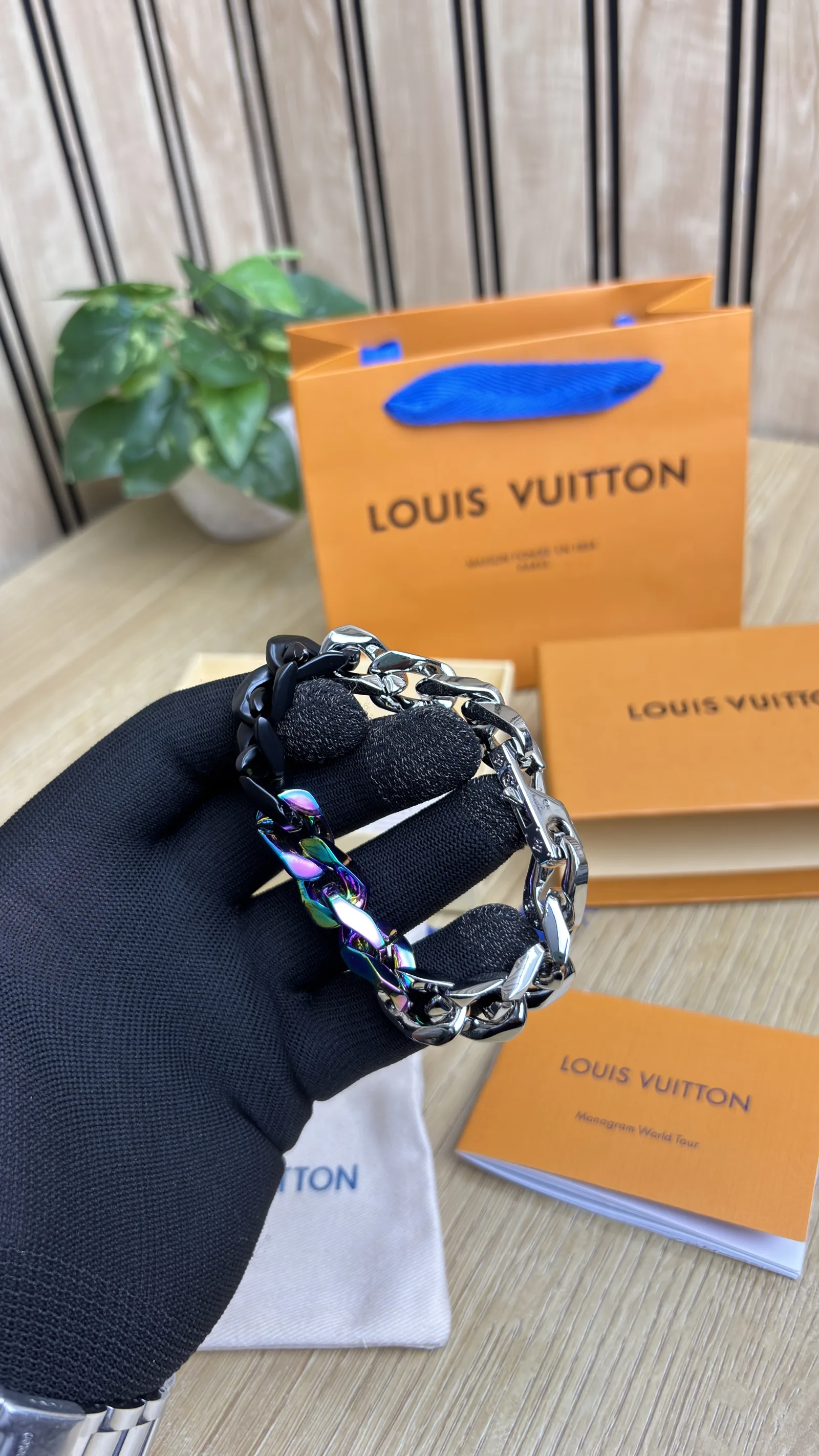 LV BRACELET FOR MENS  0029