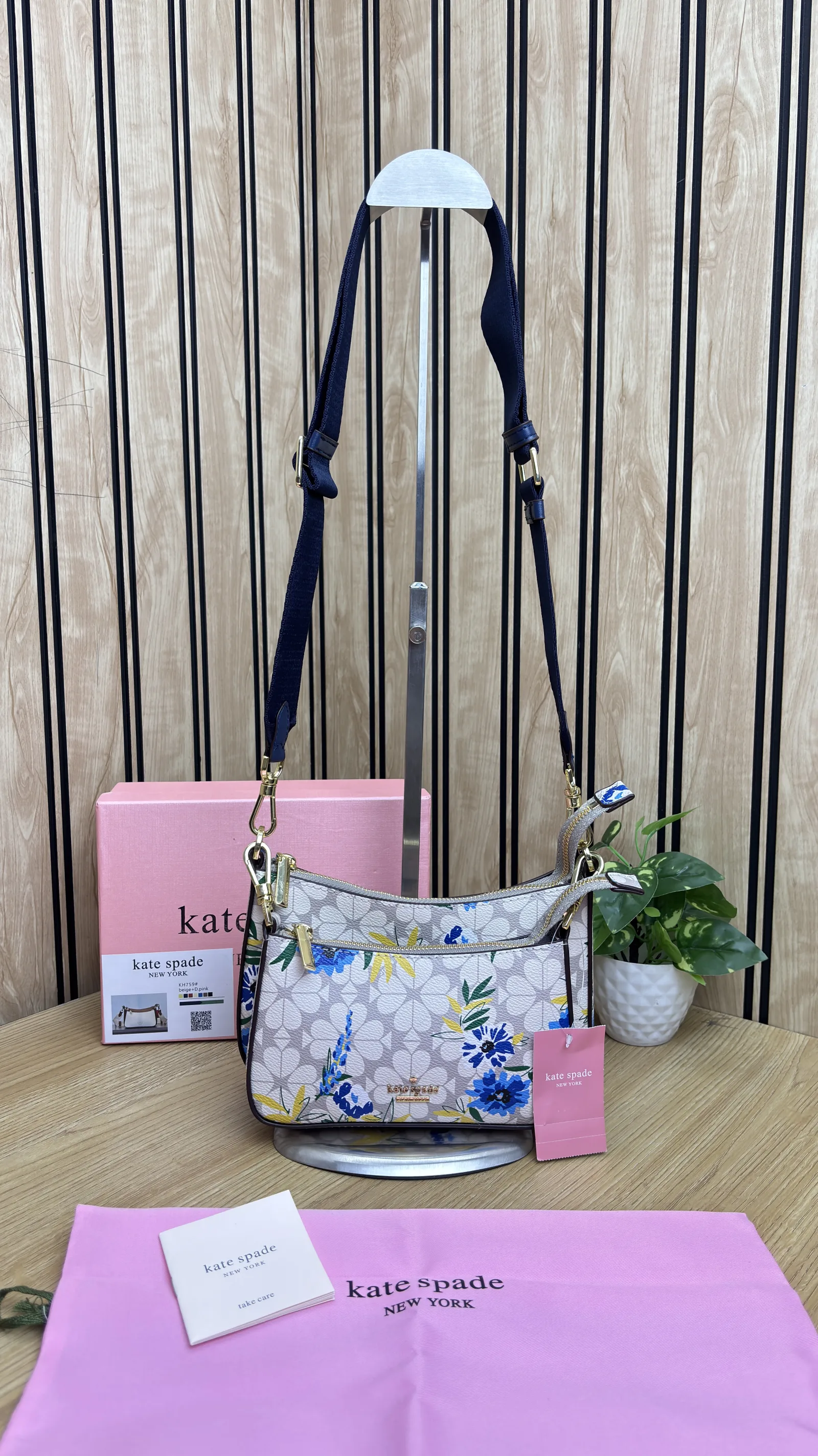 KATE SPADE POSCHETE BAG