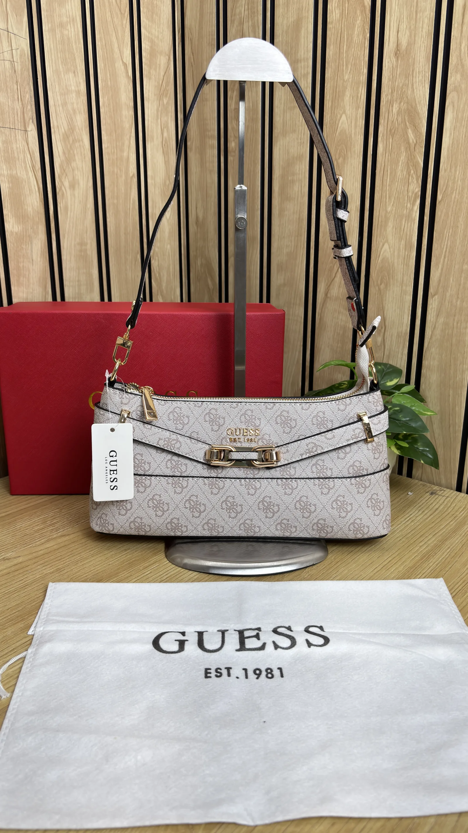 GUESS SILVYE SHOULDER BAG