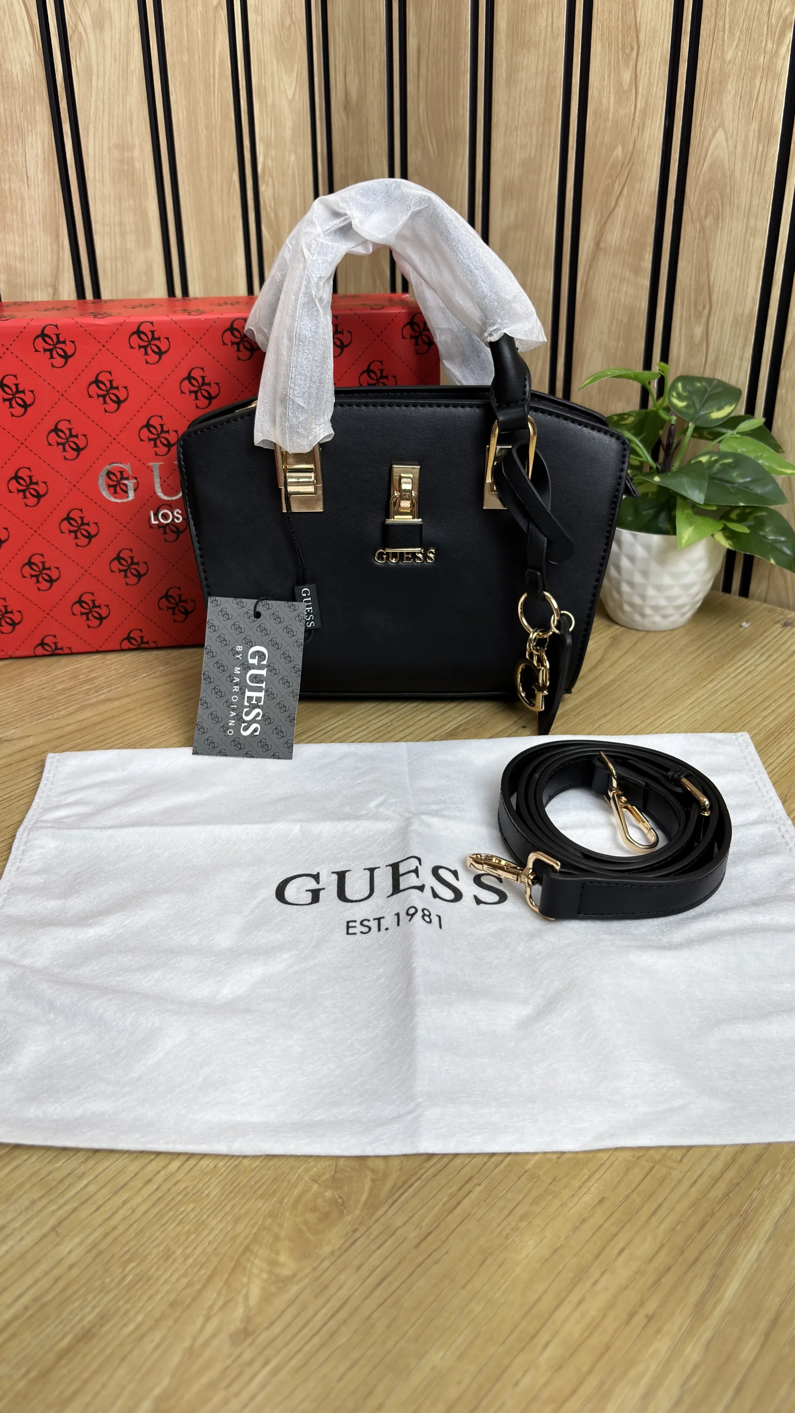 *GUESS QUEENSLAND MINI SATCHEL BAG*