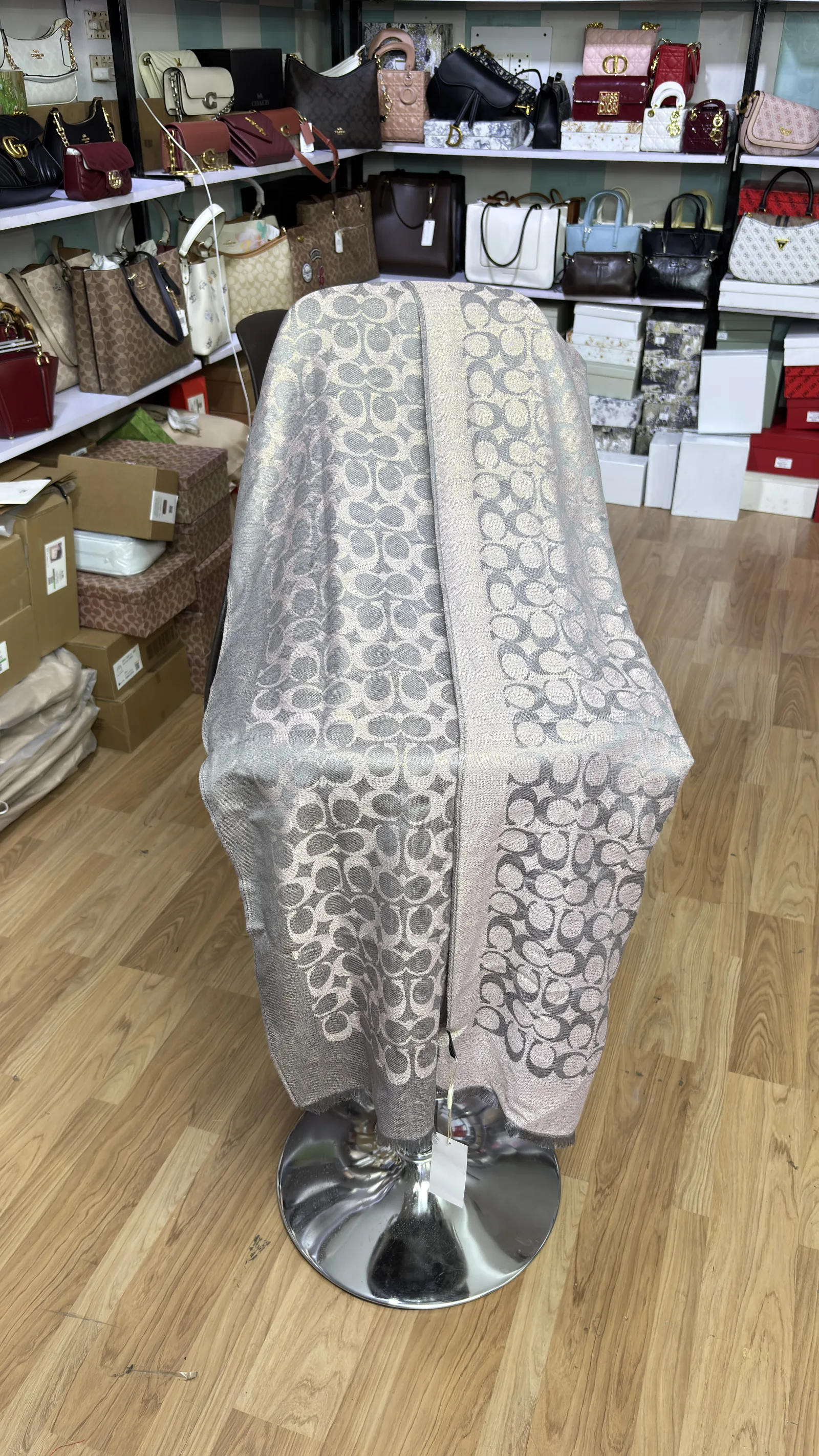 *COACH SEMI WOOLLEN STOLES 001* 