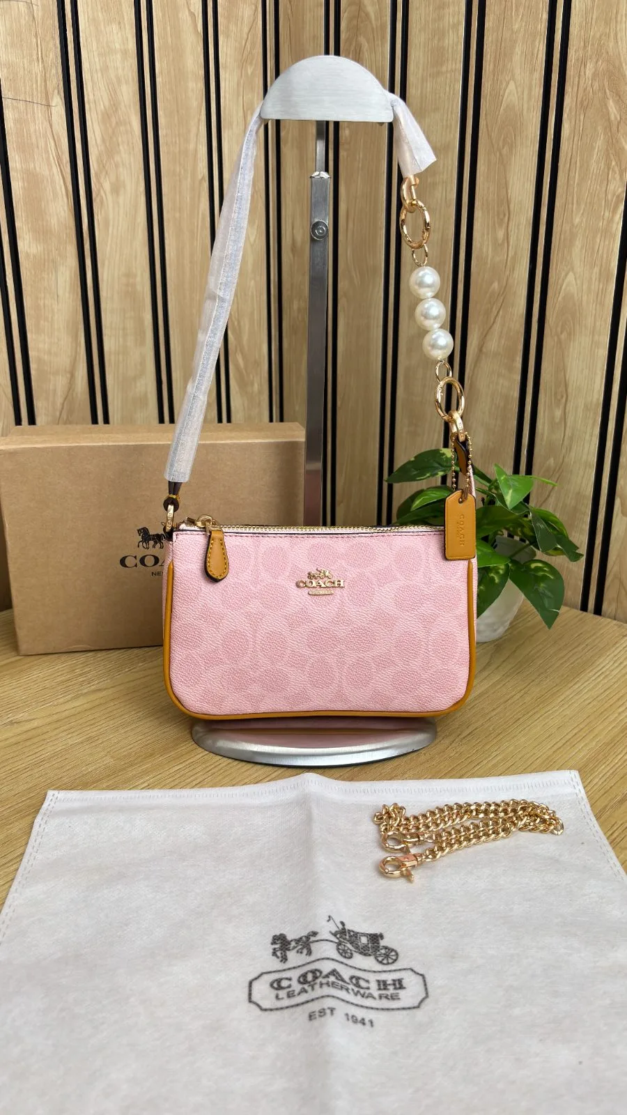 COACH NOLITA 19 WITH PEARL EXTENDER
