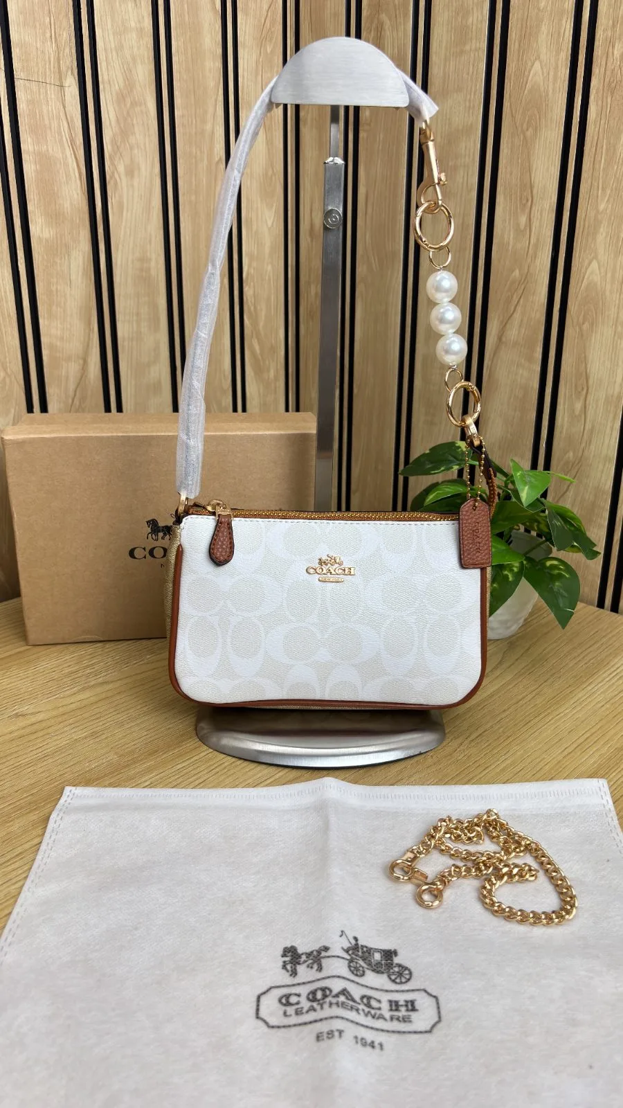 COACH NOLITA 19 WITH PEARL EXTENDER